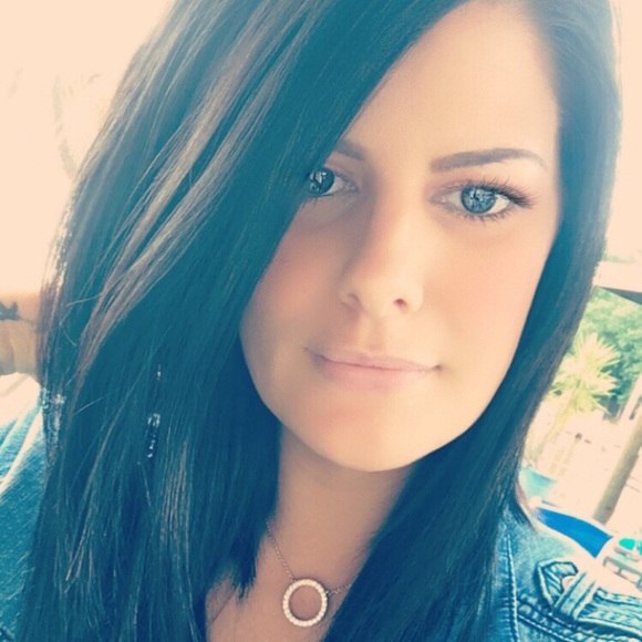 Meet your Posher, Beth - Picture 8 of 8